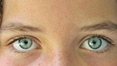 Blaue Augen und helle Haut